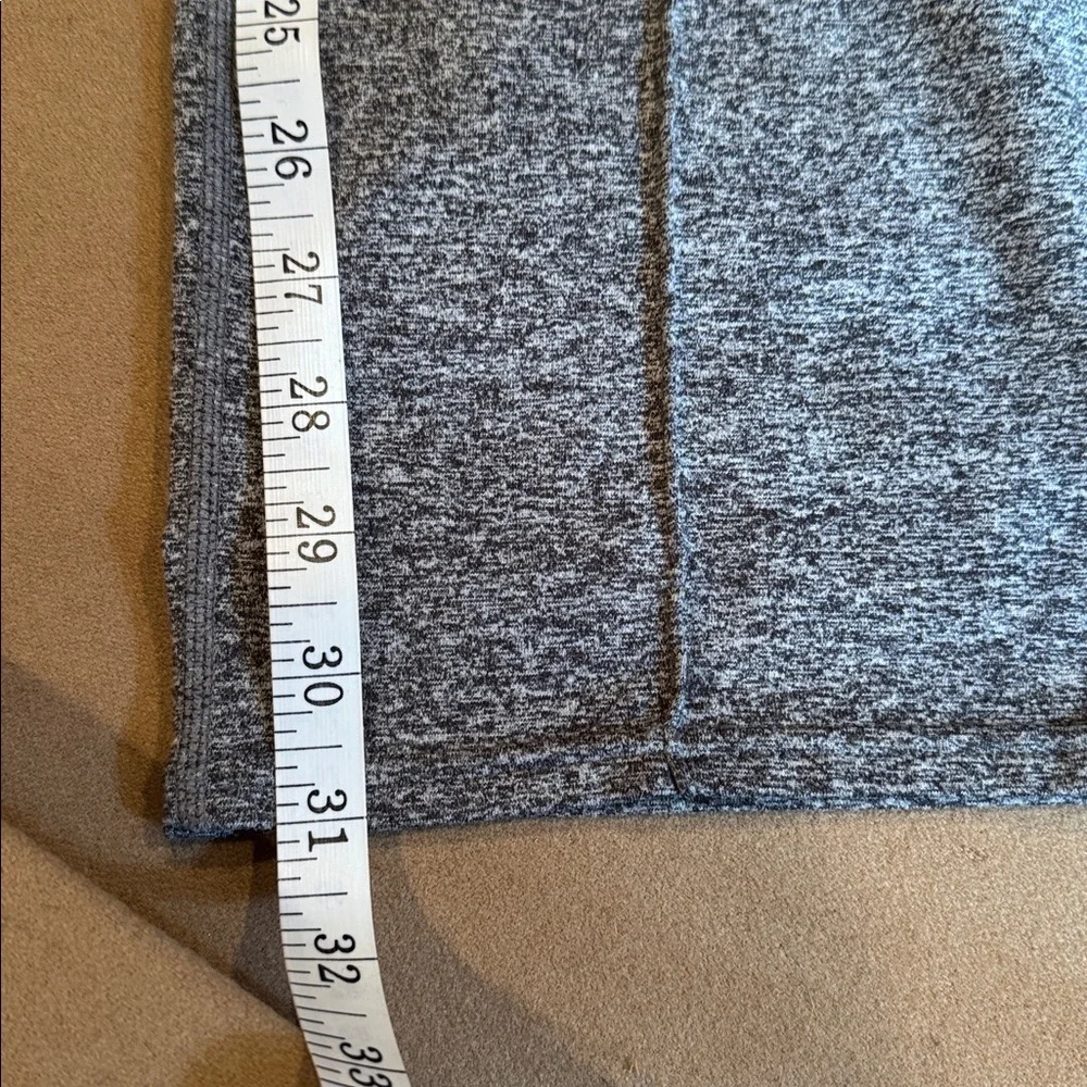 Vuori Gray Women’s Track Pants - Picture 10 of 11